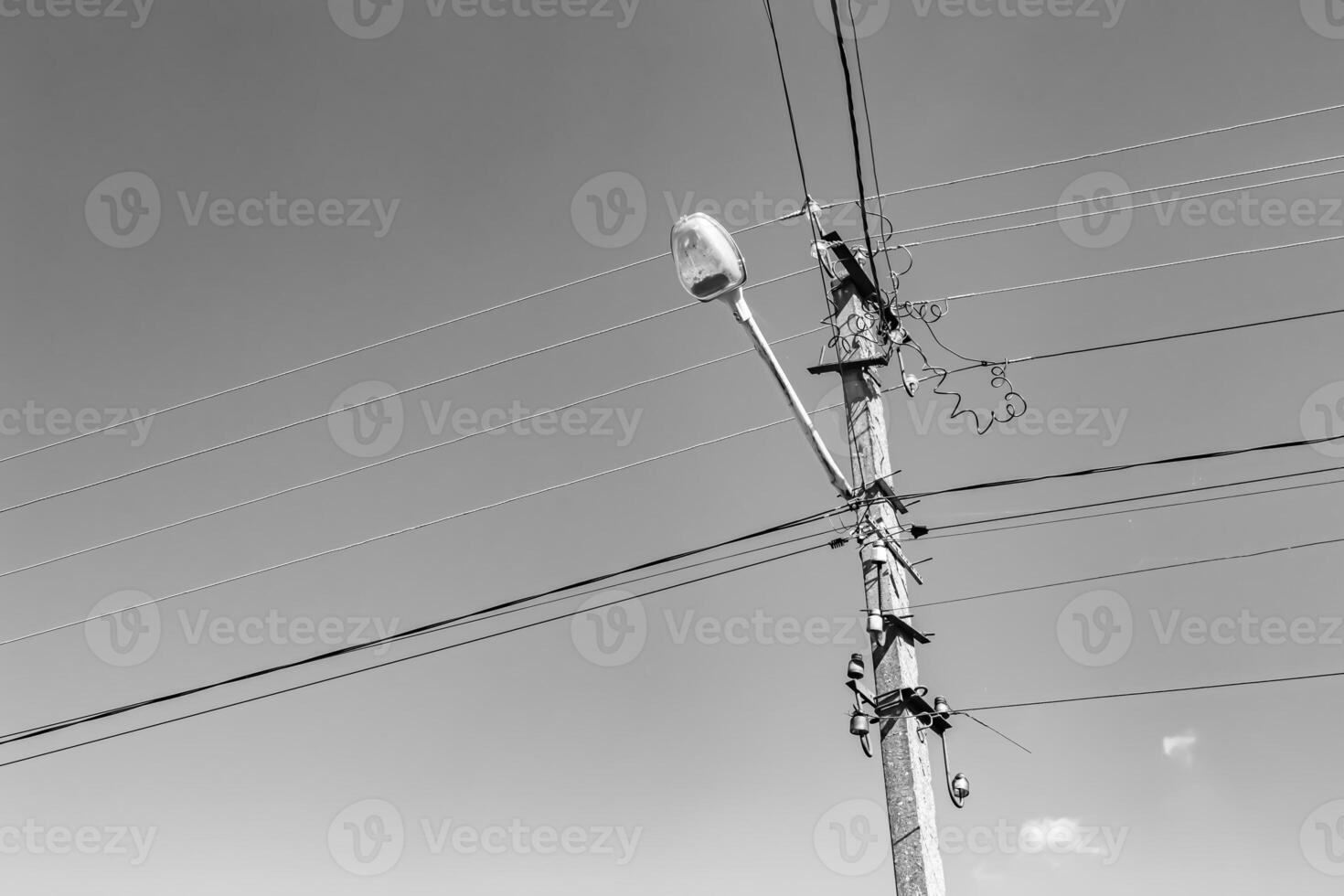 poder eléctrico polo con línea cable en ligero antecedentes cerca arriba foto