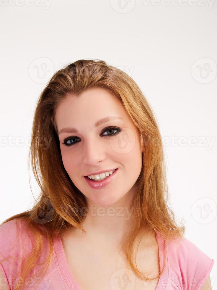 atractivo joven rojo cabeza caucásico mujer retrato foto