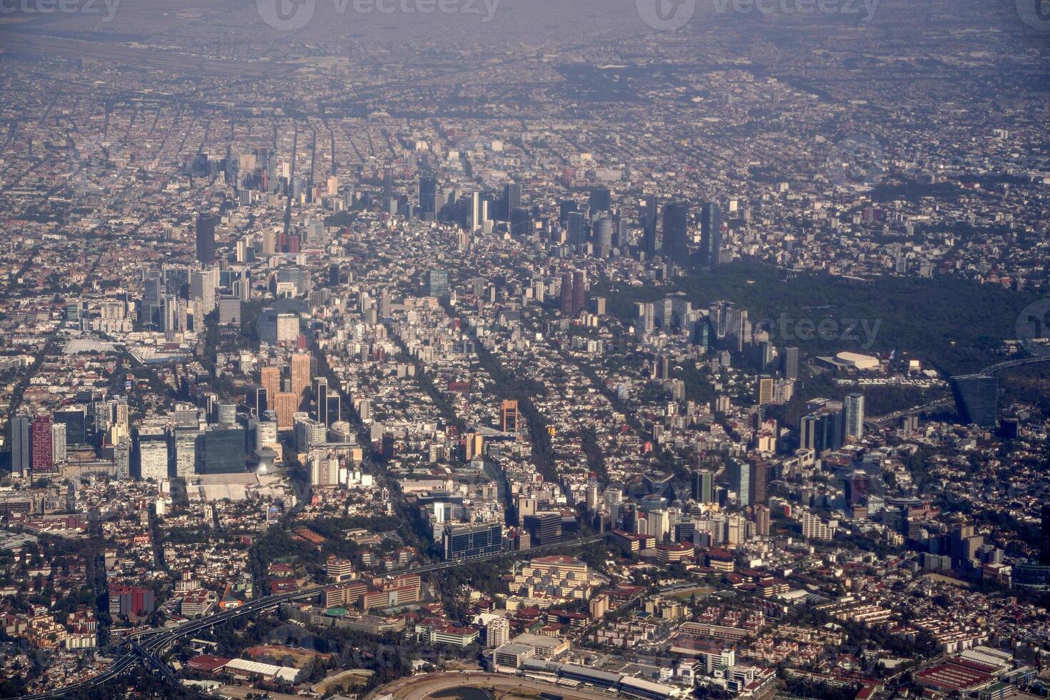 Vista aérea de la ciudad de México paisaje desde avión foto