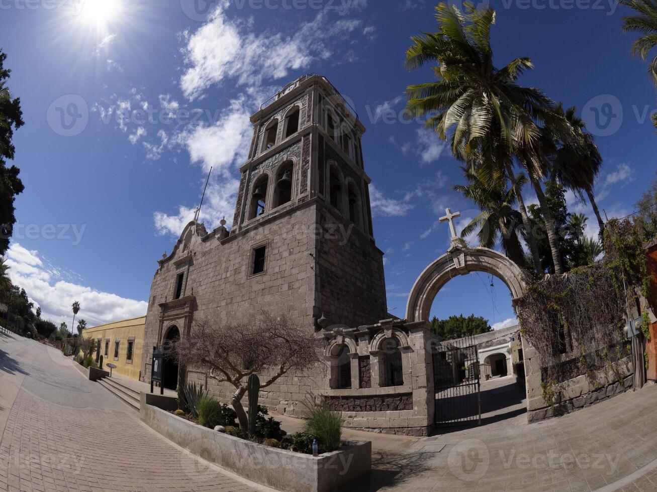 Loreto antiguo misión en soleado día baja California sur mexico foto