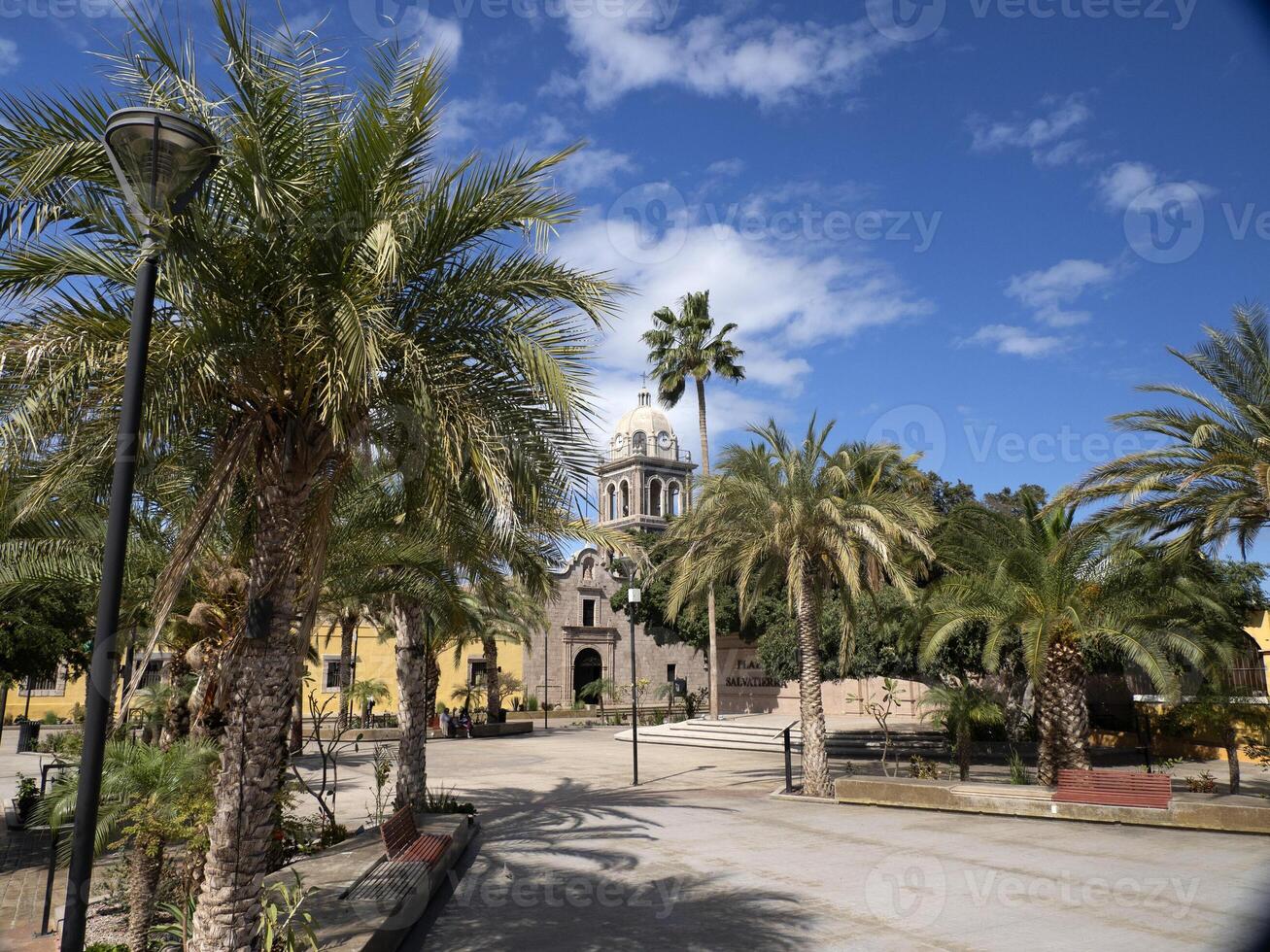 Loreto antiguo misión en soleado día baja California sur mexico foto