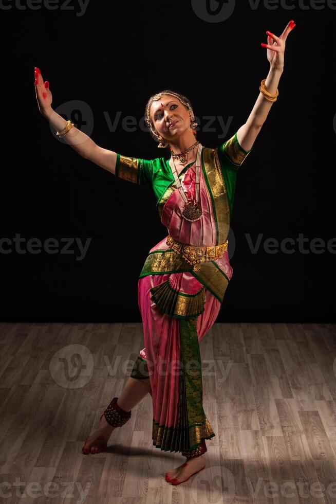 Beautiful girl dancer of Indian classical dance Bharatanatyam photo