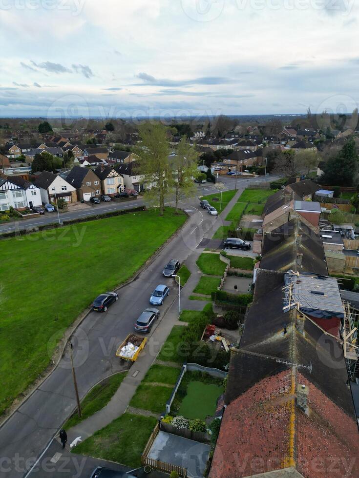 alto ángulo ver de campo de liebre pueblo Londres, puente ux, Inglaterra. unido Reino durante puesta de sol. abril tercero, 2024 foto