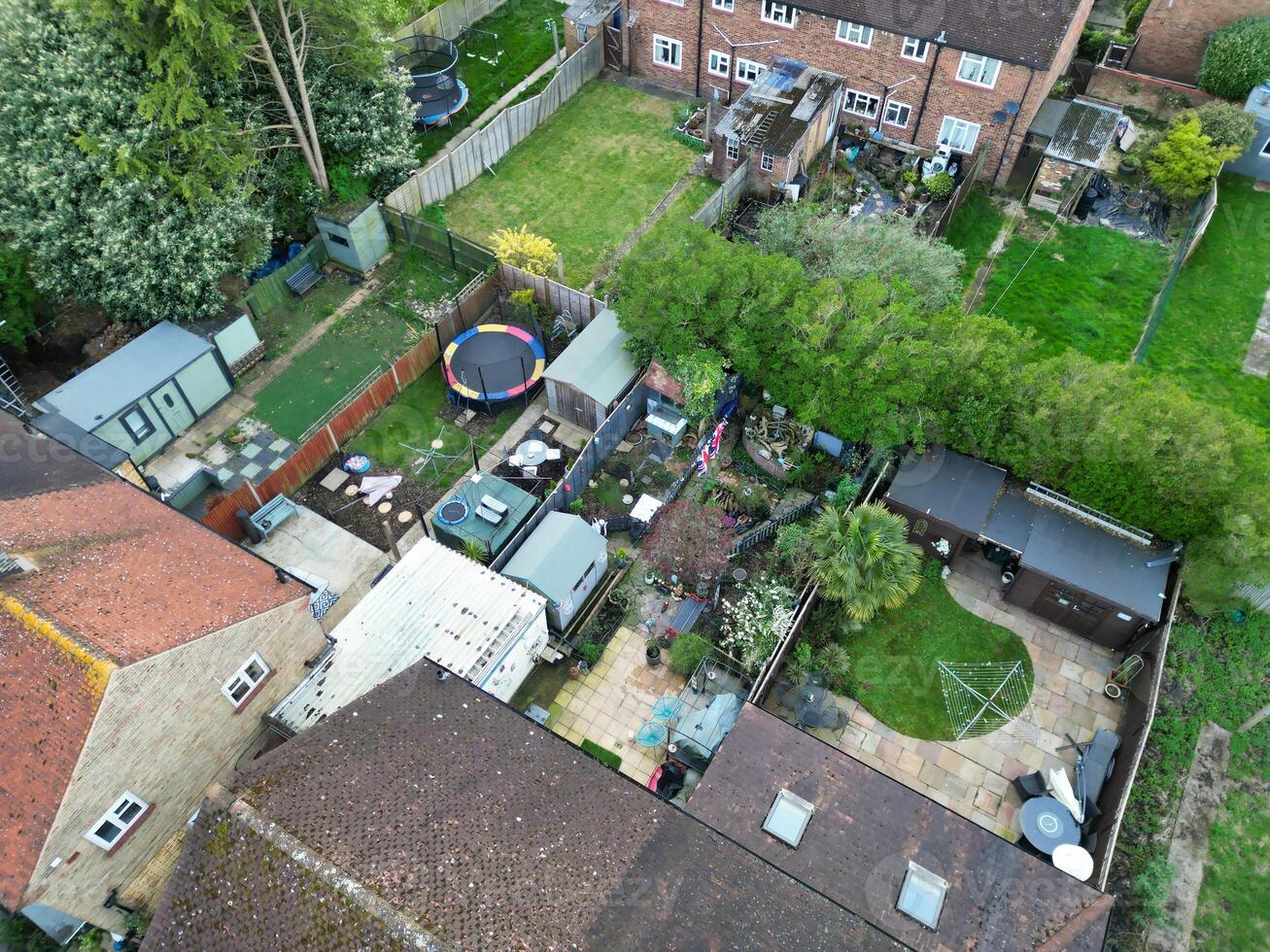 alto ángulo ver de campo de liebre pueblo Londres, puente ux, Inglaterra. unido Reino durante puesta de sol. abril tercero, 2024 foto