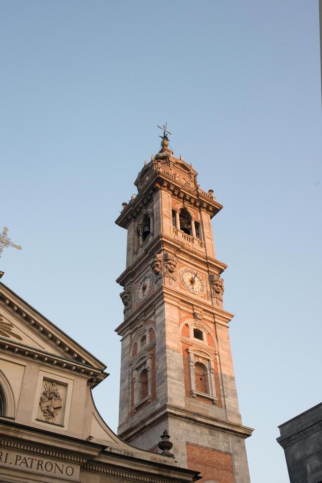 campana torre de bernascona en varese, Italia foto