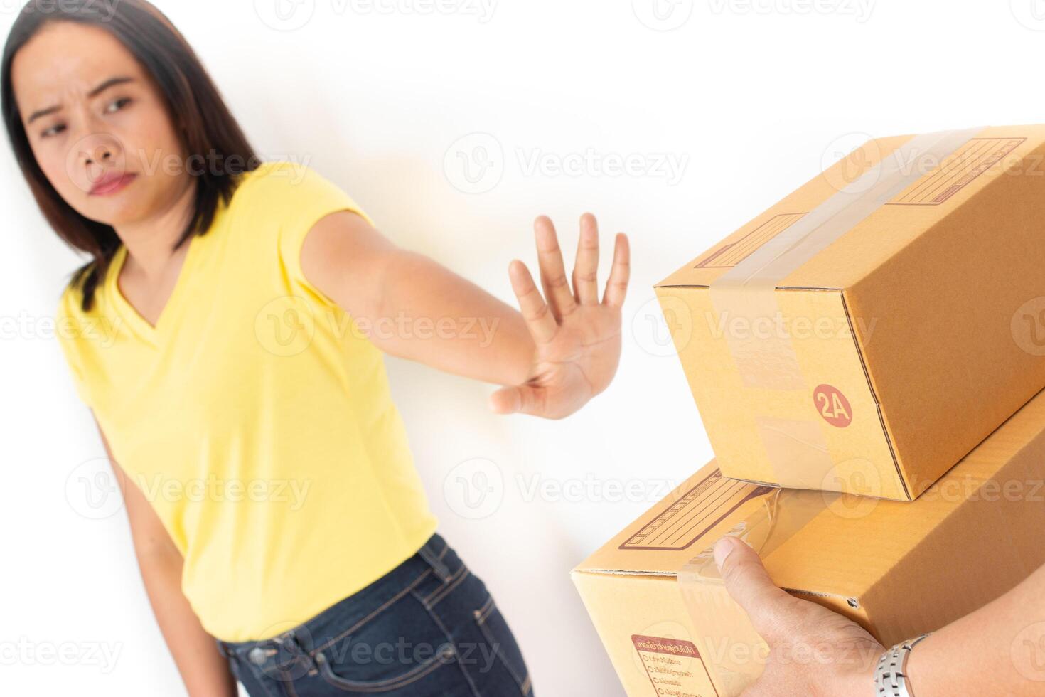 Women refuse to accept parcels. photo