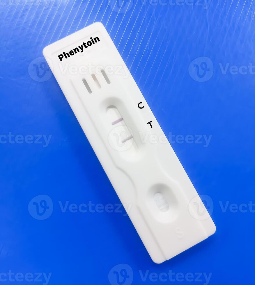 Rapid test device for Phenytoin test, therapeutic drug, to maintain a therapeutic level and diagnose potential for toxicity. photo