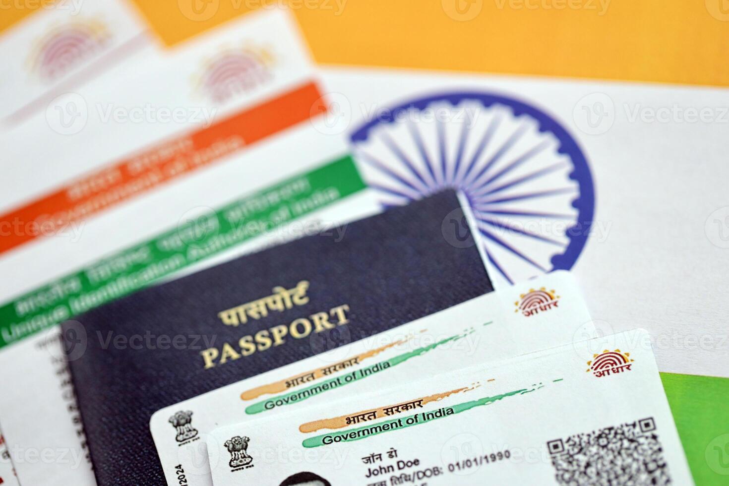 indio adhaar tarjeta desde único identificación autoridad de India y pasaporte en indio bandera foto