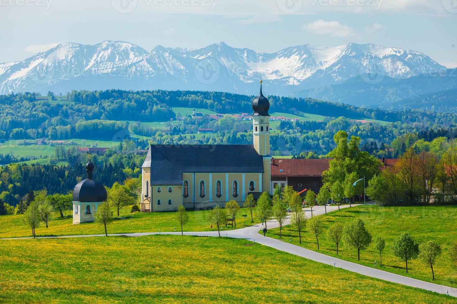 Iglesia de partiendo, irschenberg, Superior baviera, Alemania foto