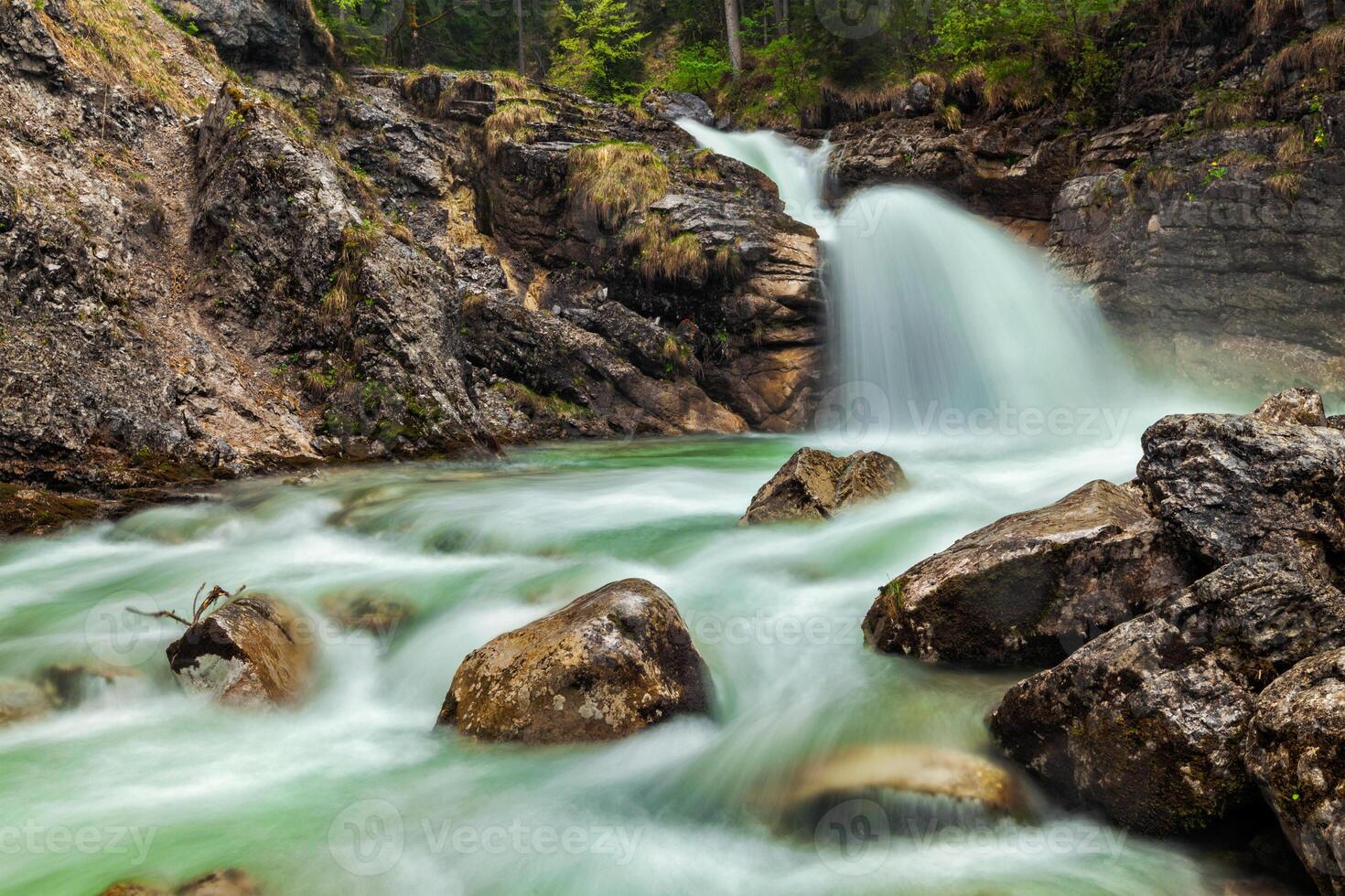 cascada de kuhfluchtwasserfall. farchant, garmisch partenkirchen foto