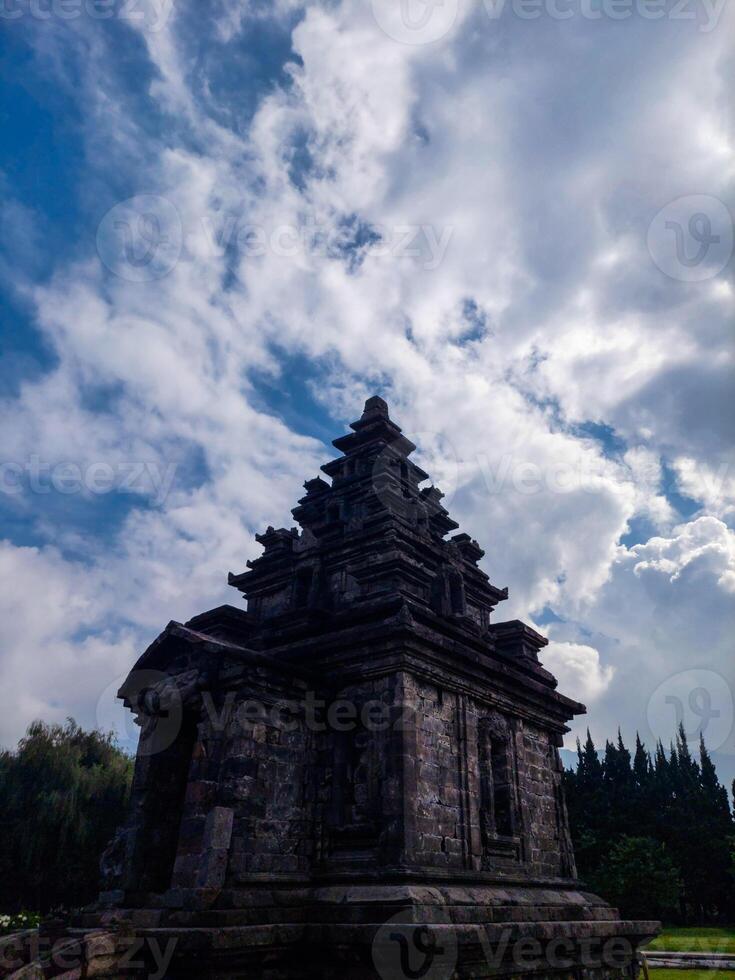 The beauty of the Arjuna Temple is seen closer photo