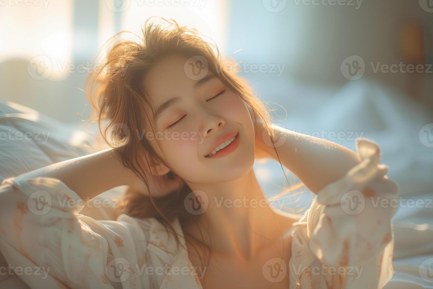 ai generado hermosa joven asiático mujer despertar arriba en el Mañana con luz de sol foto