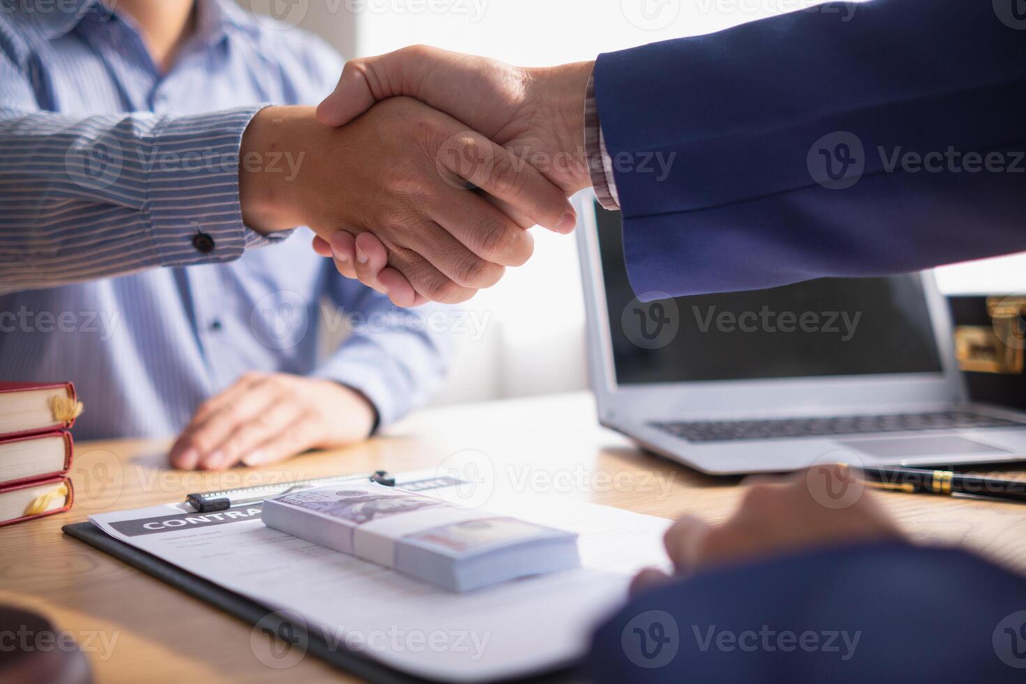 The concept of defendants in serious cases bribing officials involved in court decisions to change the course of case by giving bribes to facilitate the Lawyer team and prosecutors. bribery concept photo