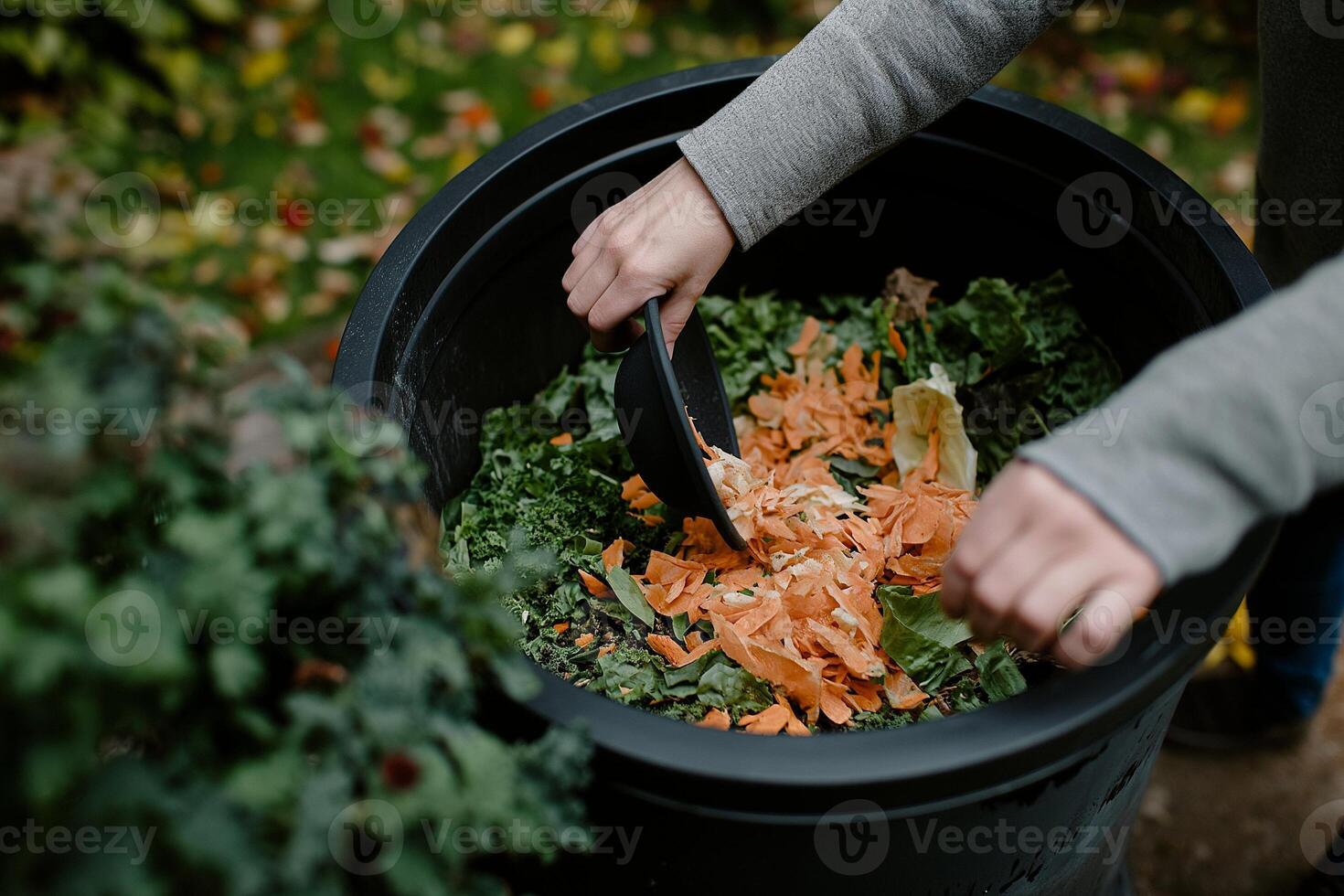 ai generado manos preparando compost en un compartimiento foto