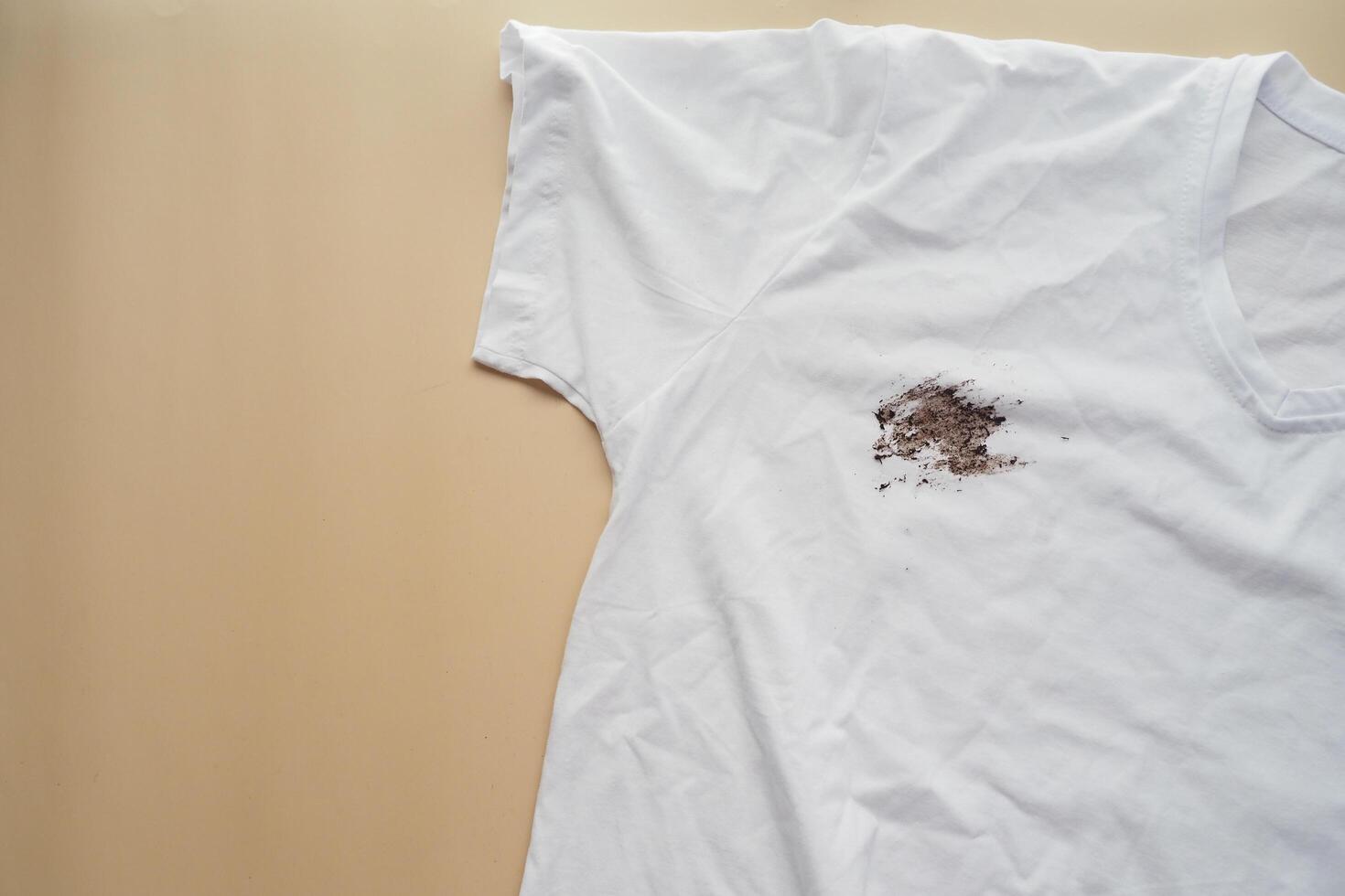 white color dirty shirt, showing making stain photo