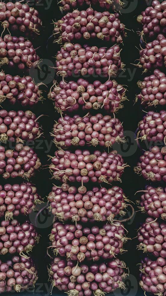 ai generado tema pila de algo de chalotes exhibido a un tradicional mercado, vertical vertical móvil fondo de pantalla foto