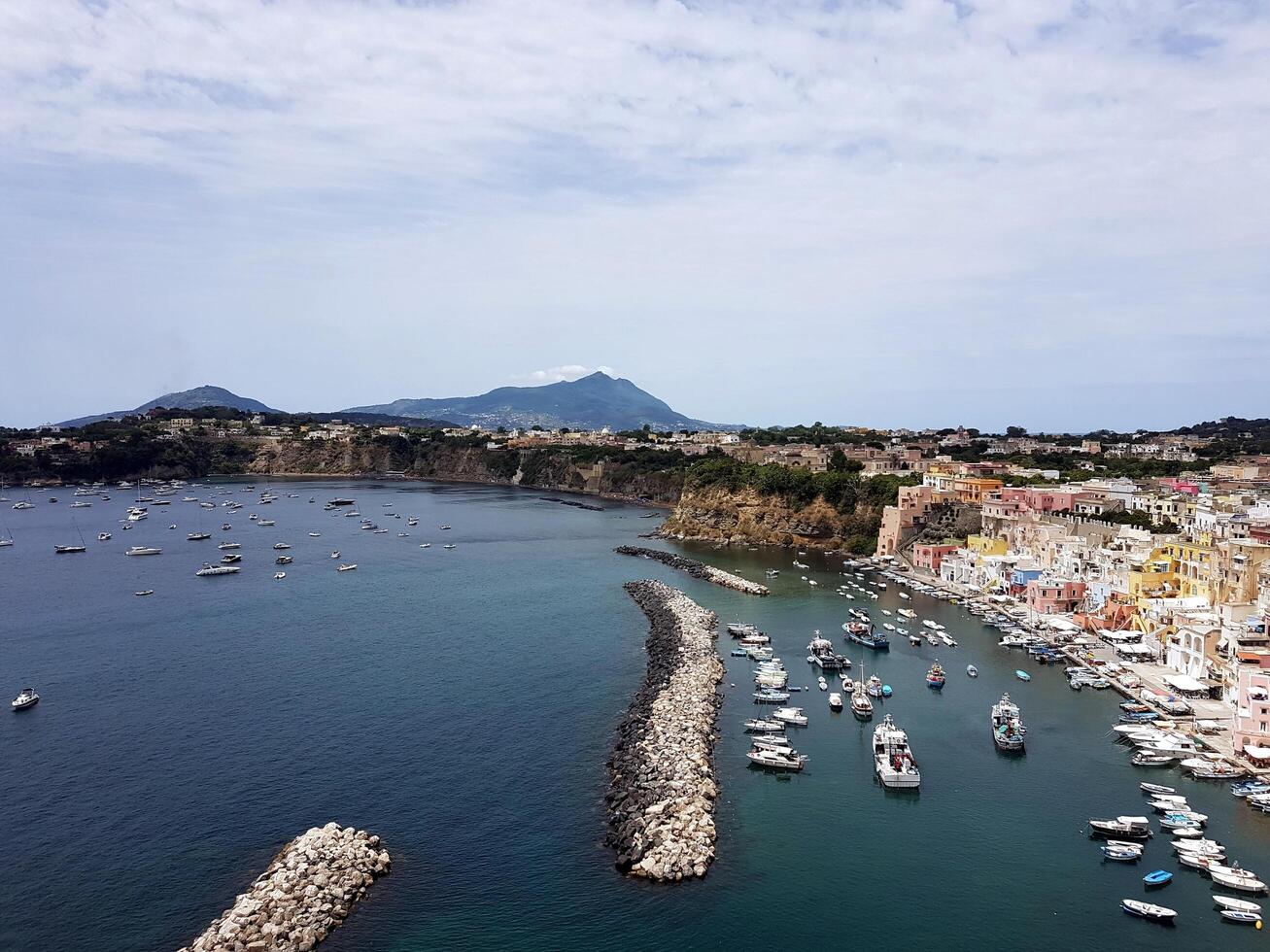 procida alrededor el isla. durante el verano foto