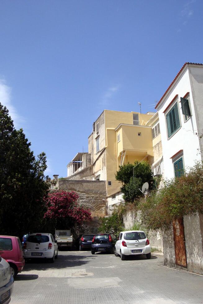 procida, alrededor el isla durante el verano. foto