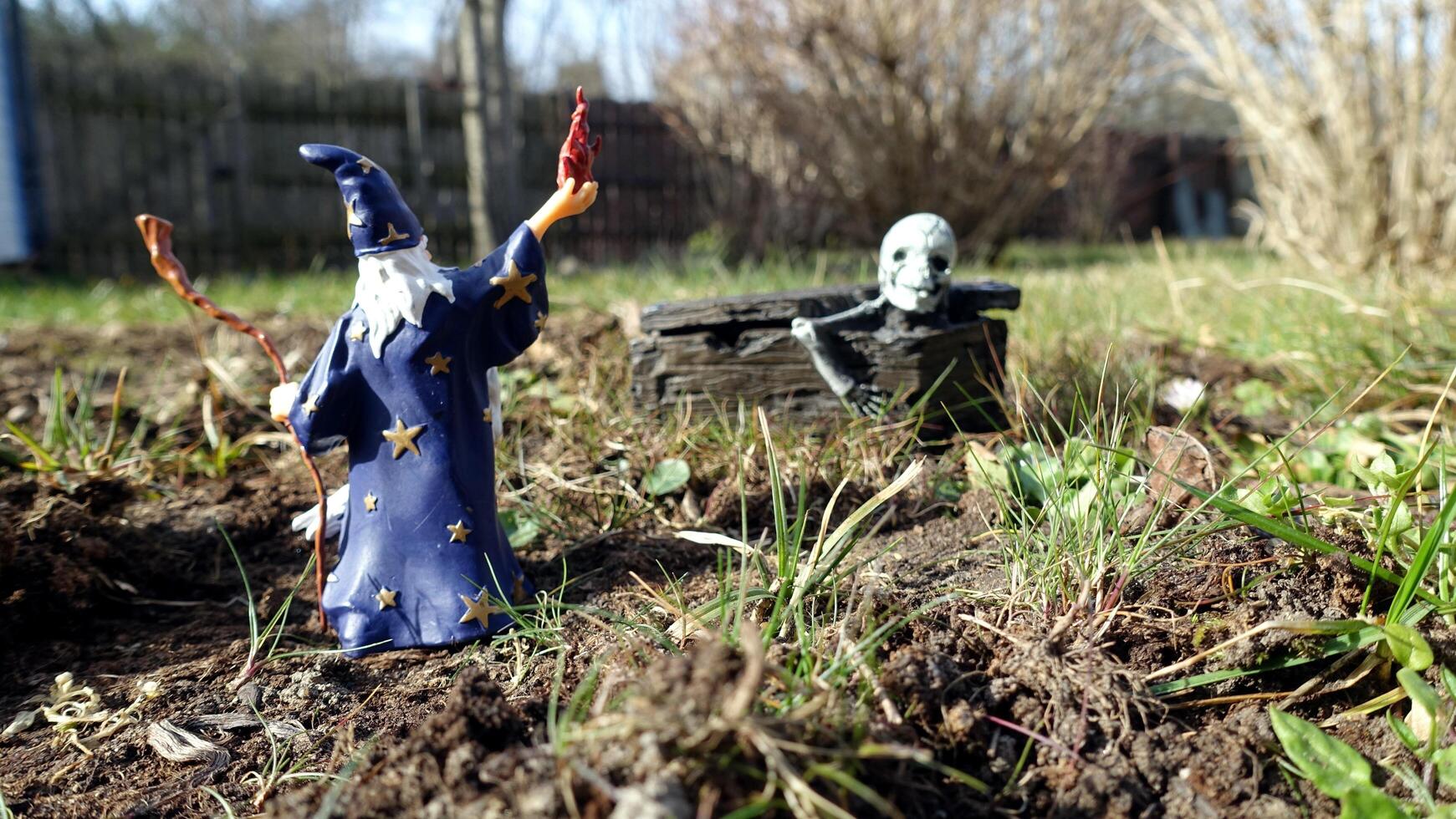 Magician Merlin brings out a skeleton from his chest photo