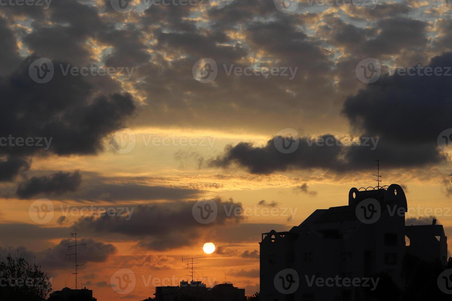 Lighting and color of the sky above the horizon at sunset. photo