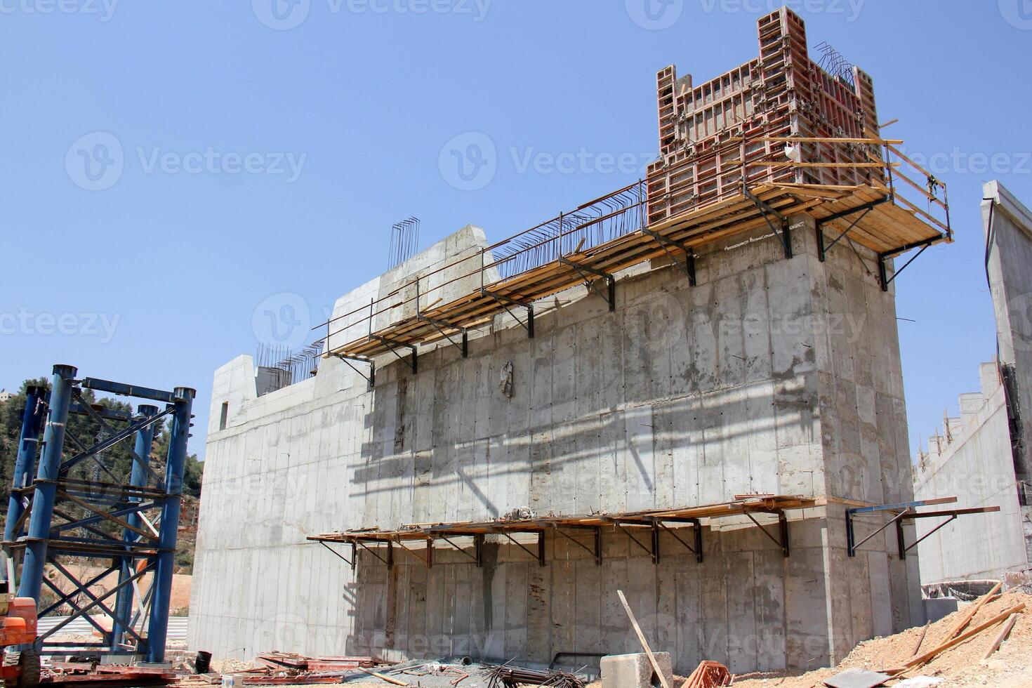 A new bridge for railway transport is being built. photo