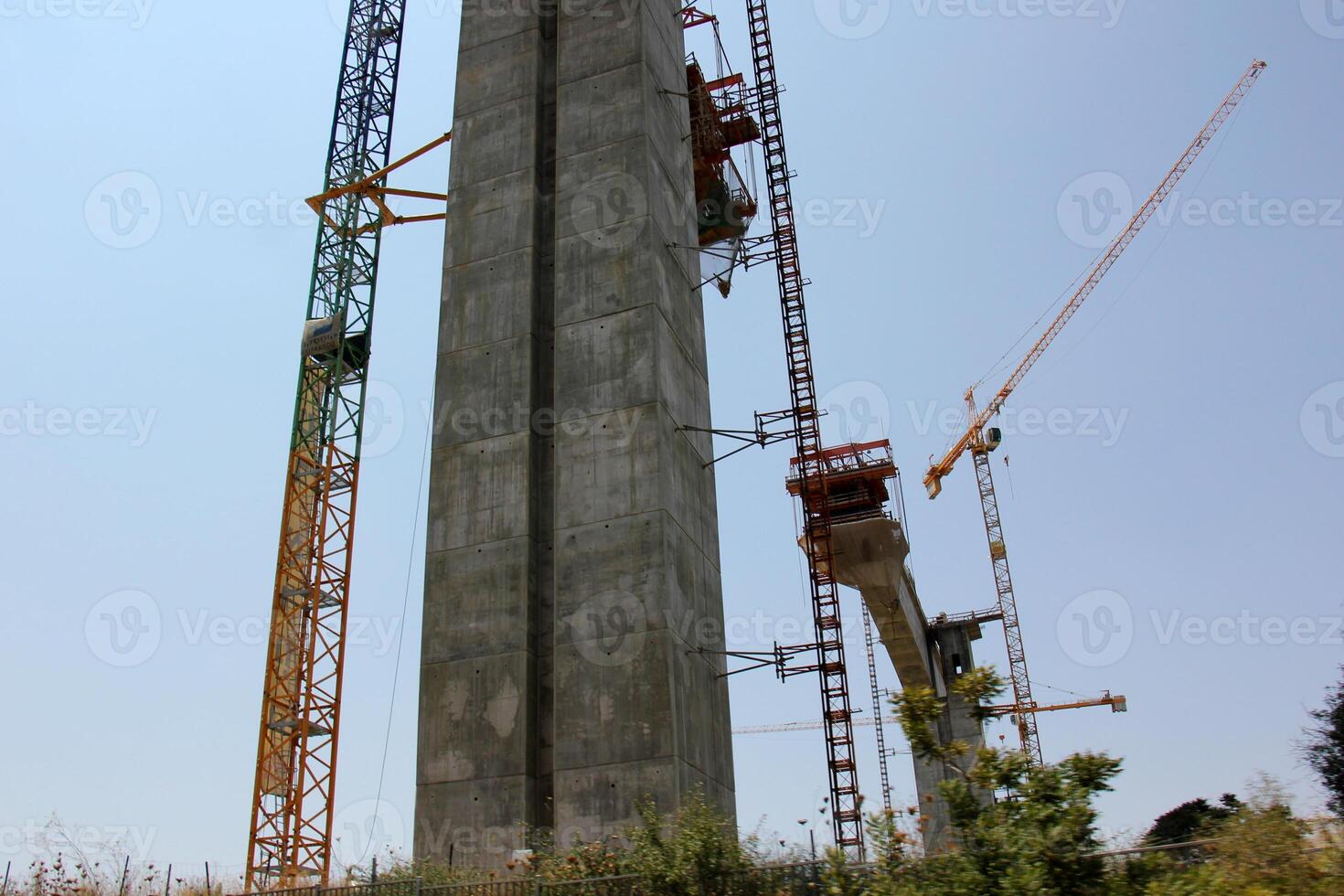 A new bridge for railway transport is being built. photo
