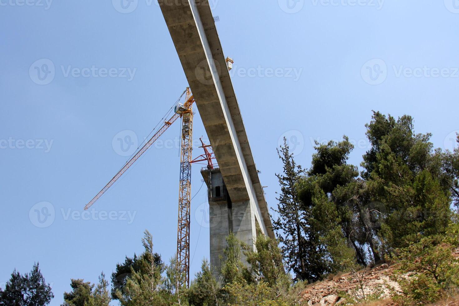 A new bridge for railway transport is being built. photo