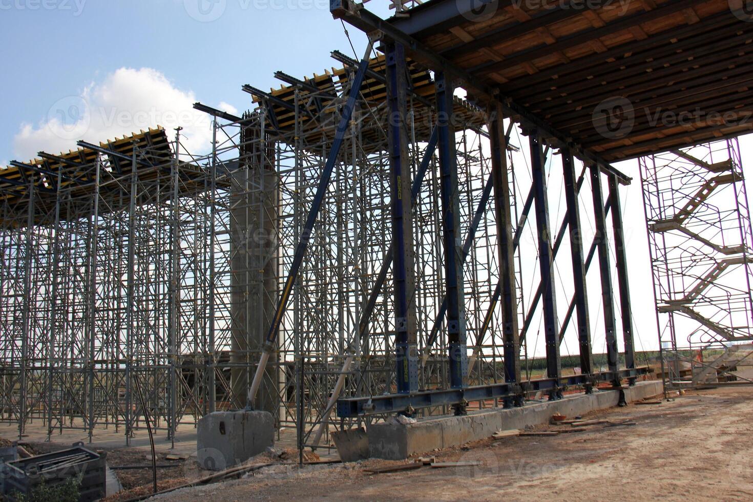 A new bridge for railway transport is being built. photo