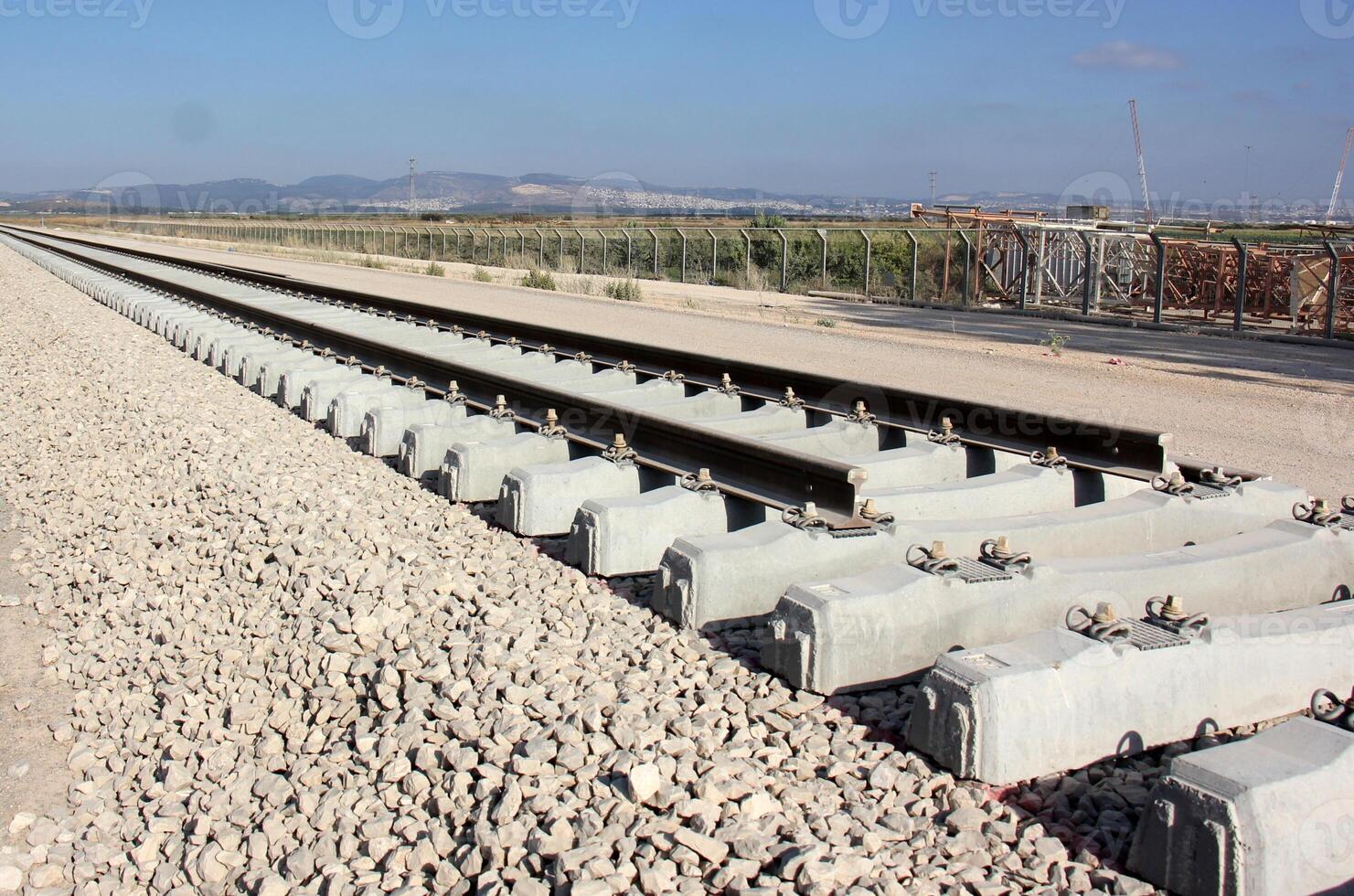 un nuevo ferrocarril es siendo construido. foto