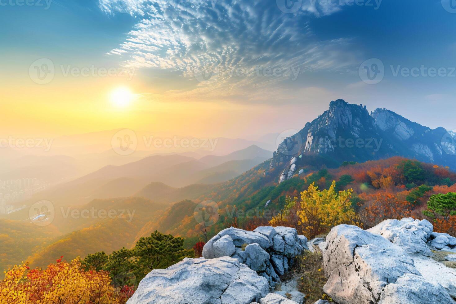 foto amanecer de bukhansan montaña en Seúl ciudad bohordo