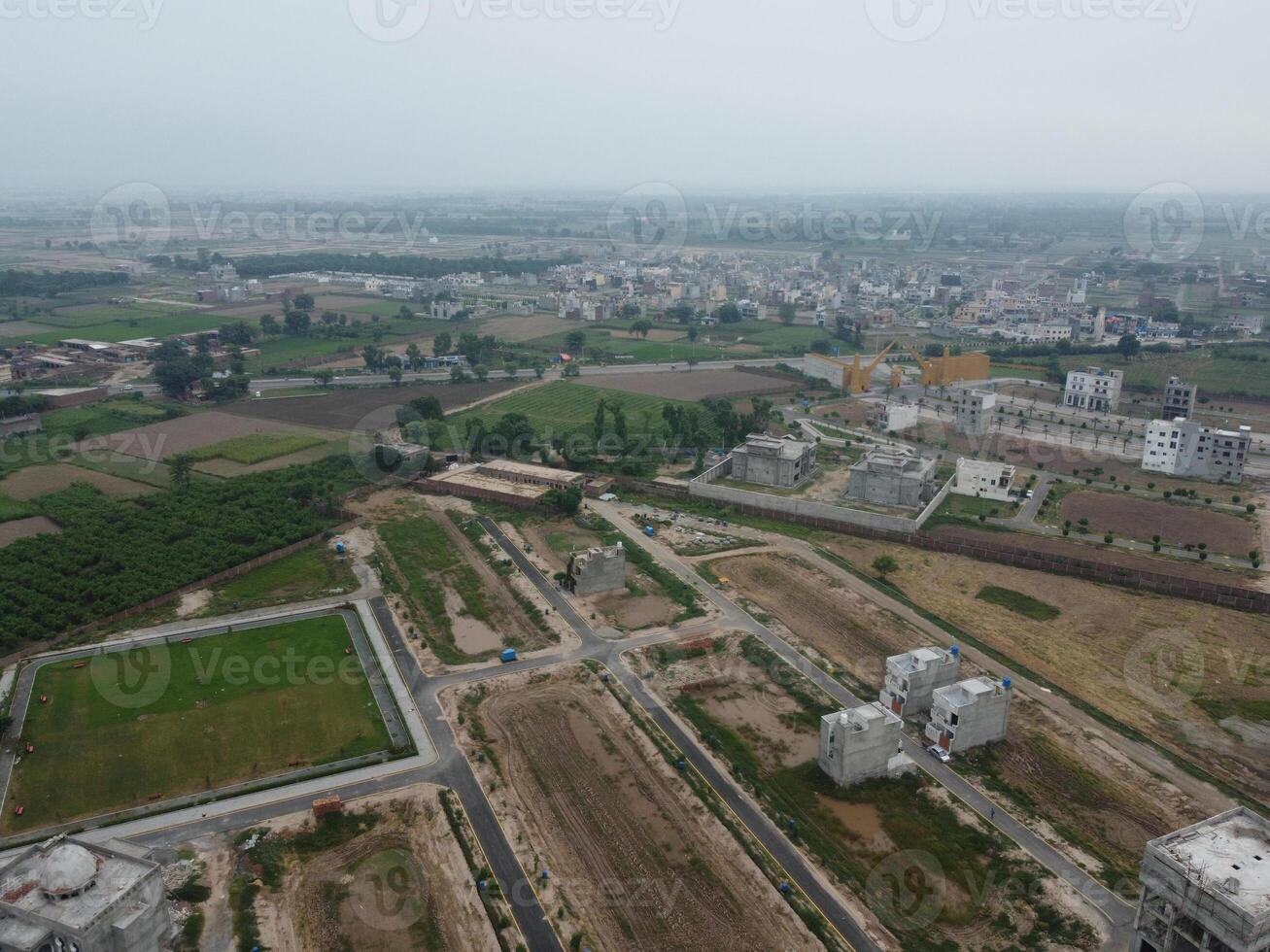 alto ángulo ver con zumbido de Oeste centro de deportes acuáticos alojamiento sociedad en lahore Pakistán en noviembre 07, 2023 foto