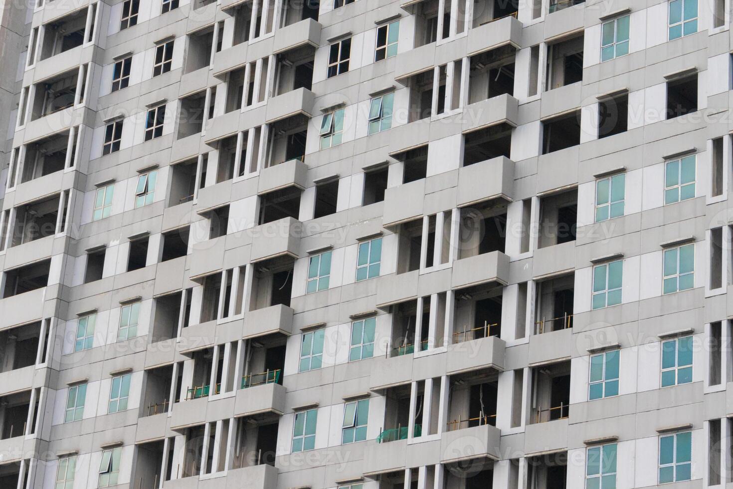 alto subir Departamento edificio debajo construcción. después algunos ediciones foto