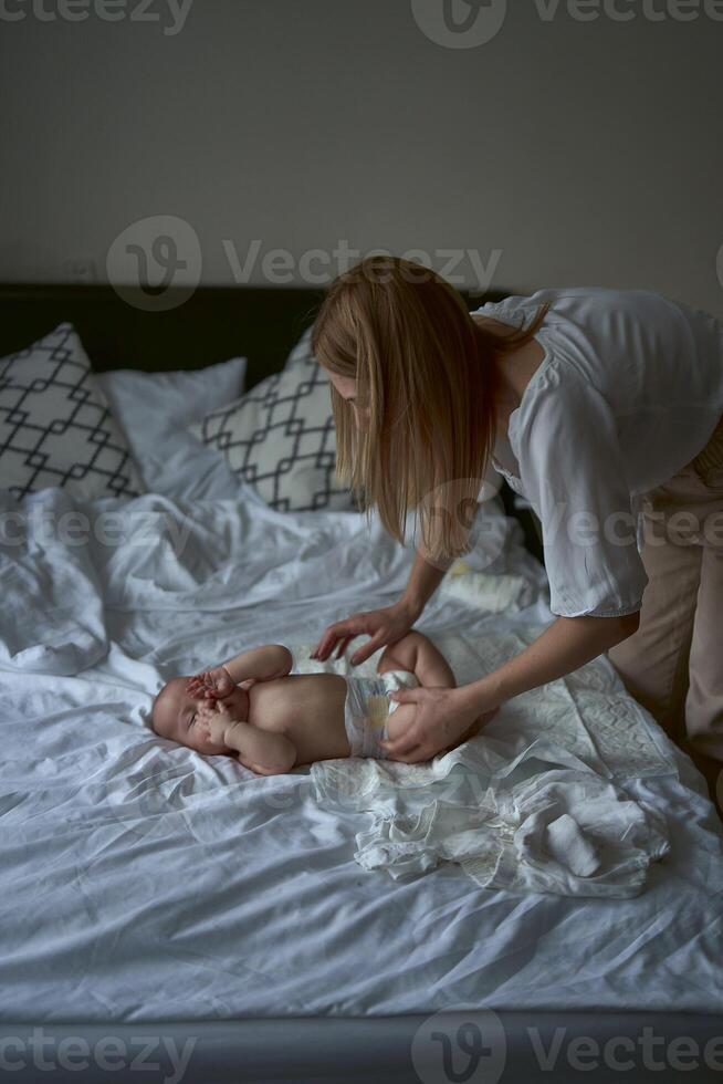 madre tomar cuidado de su niño foto