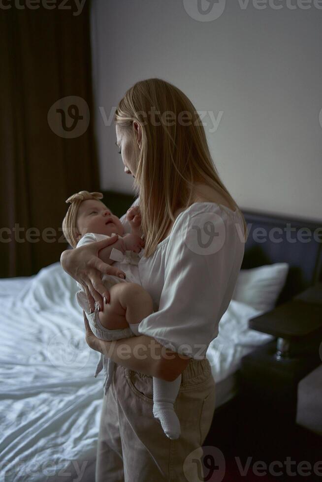 madre tomar cuidado de su niño foto