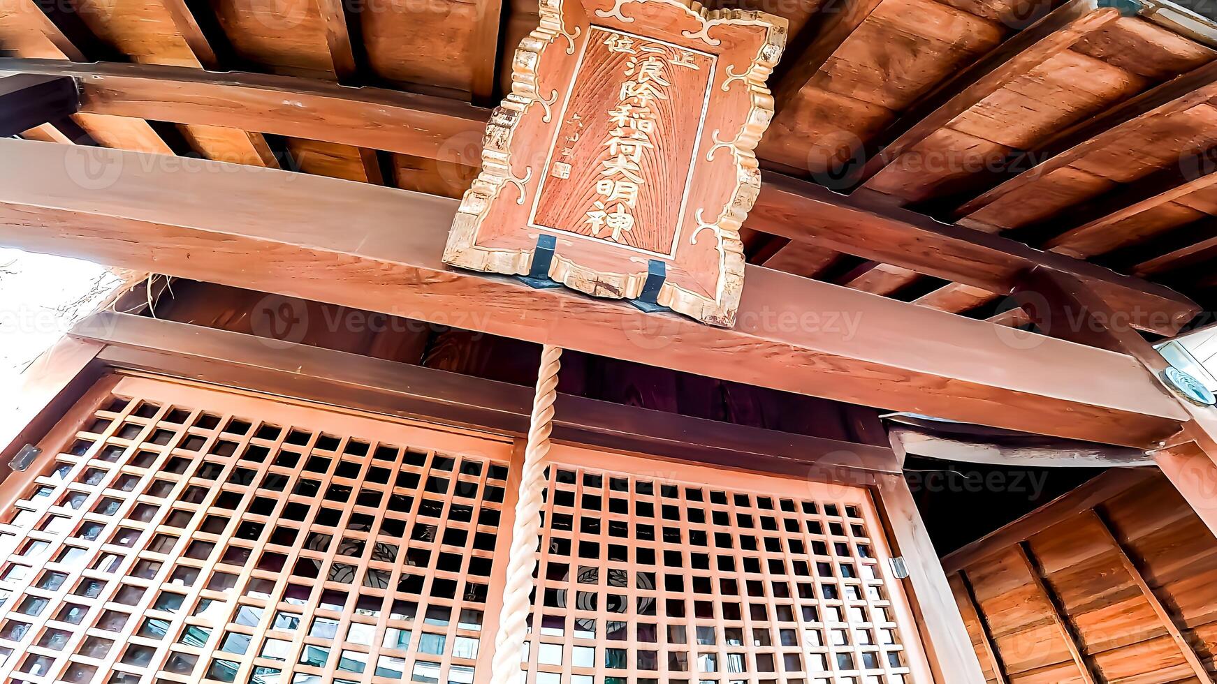 santuario campana y Adoración salón.japón, osaki inari santuario, namiyoke inari santuario, situado en tsukuda, chuo pabellón, tokio foto