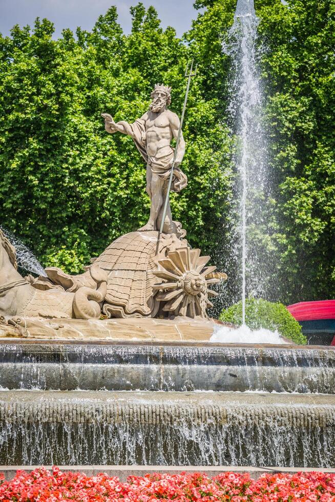 fuente de Neptuno fuente Delaware neptuno uno de el más famoso punto de referencia de Madrid, España foto