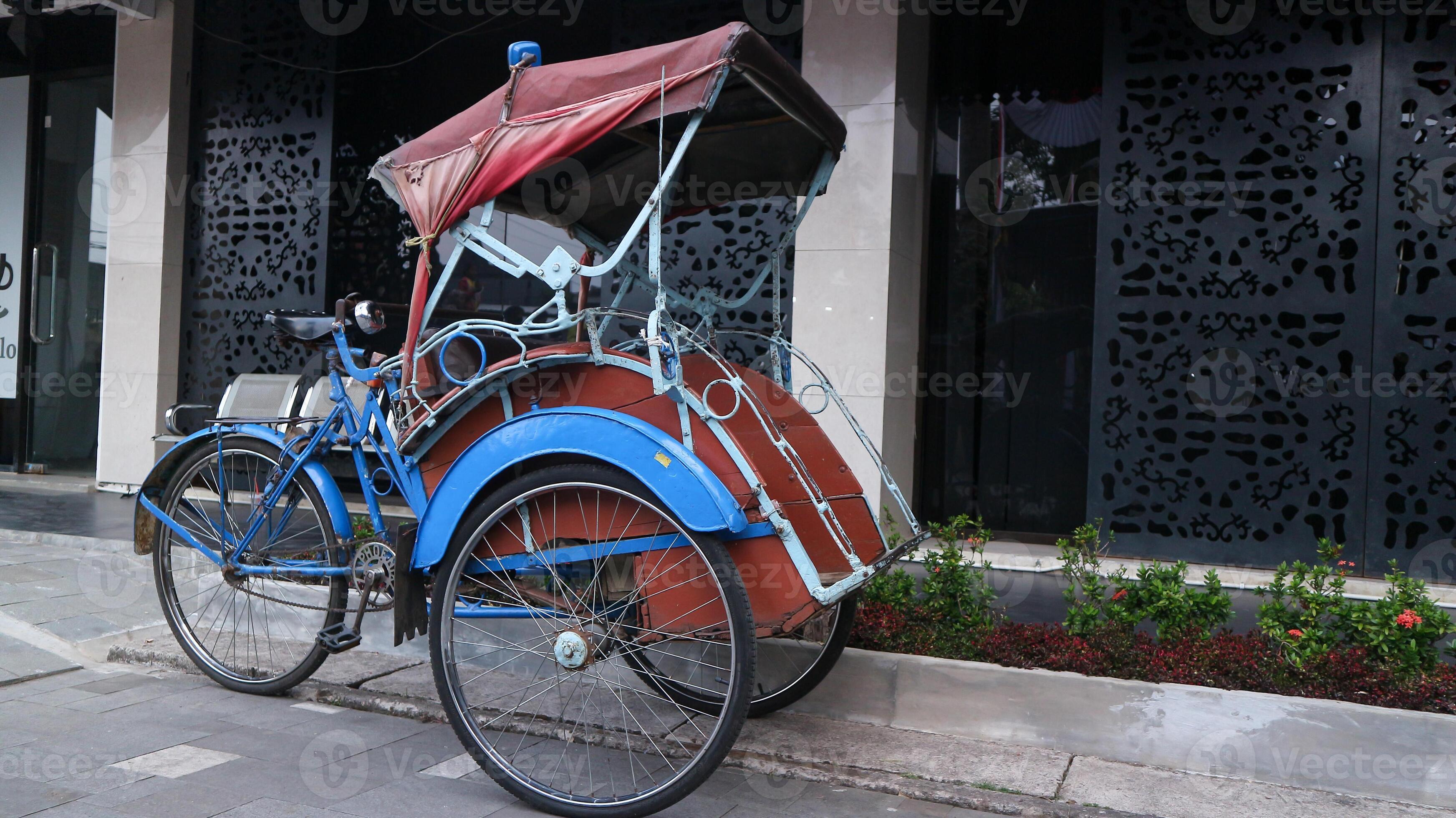 Becak, rickshaw is a traditional vehicle in Indonesia. 43171835 Stock ...