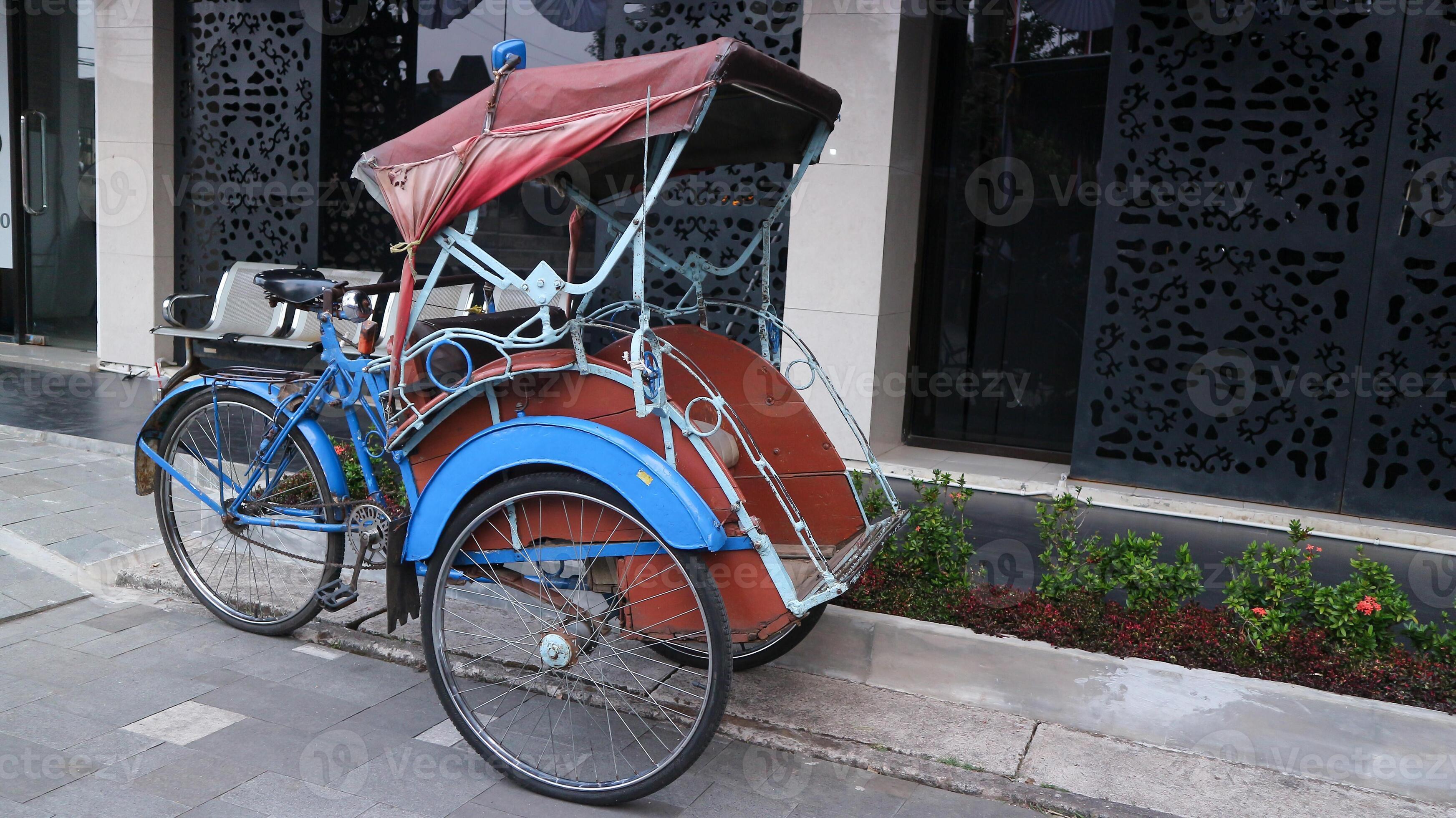 Becak, rickshaw is a traditional vehicle in Indonesia. 43171865 Stock ...