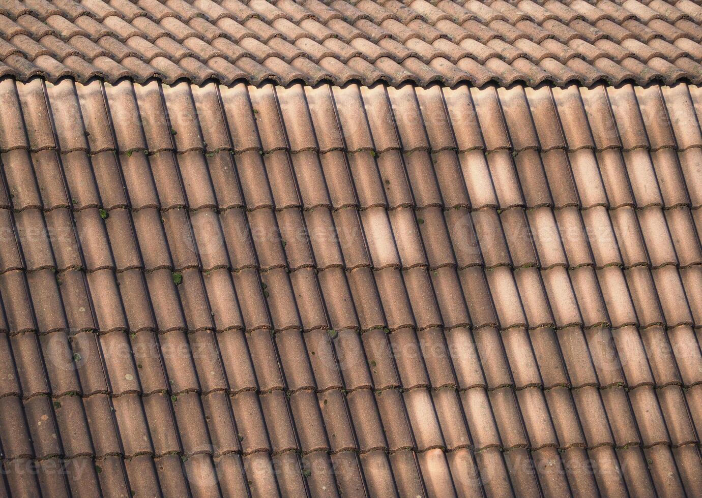 brown red tiled roof texture background photo