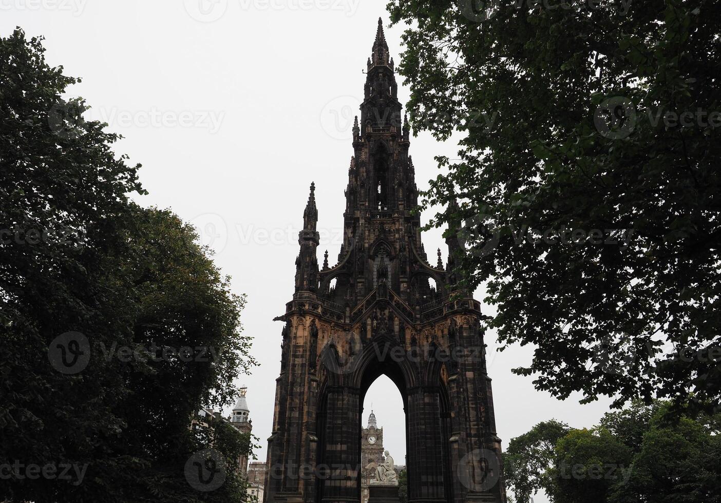 Scott Monument in Edinburgh photo