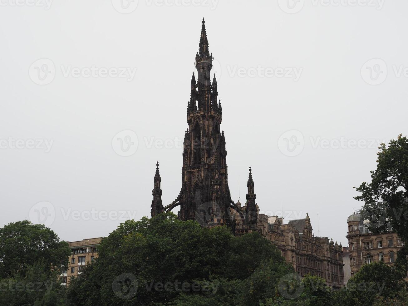 Scott Monument in Edinburgh photo