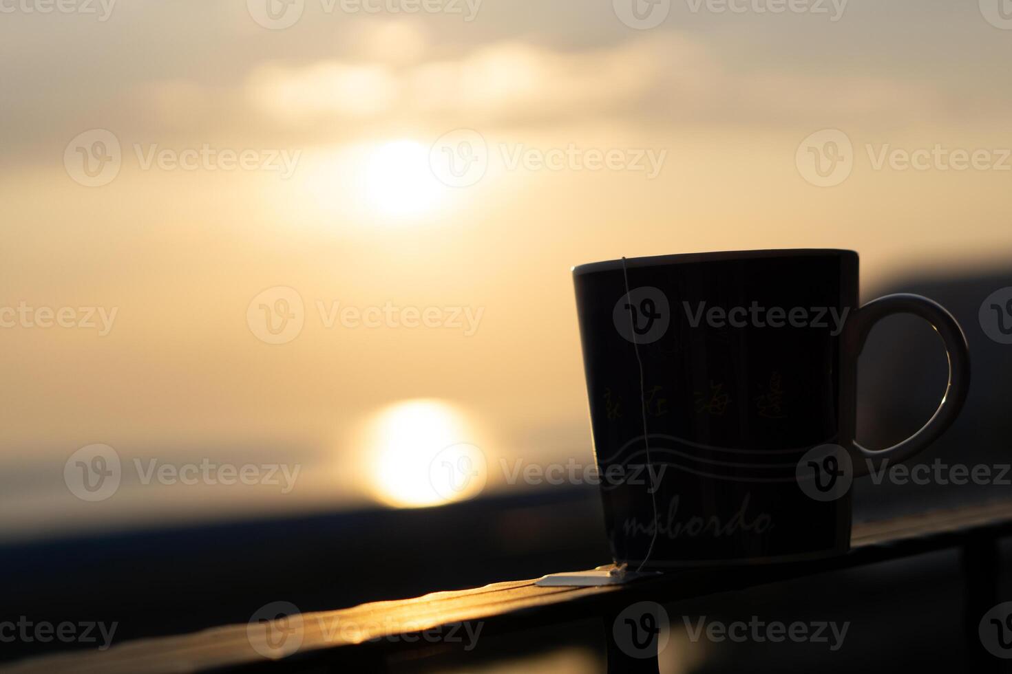 amanecer esplendor, de cerca jarra bokeh esclarecedor cielo norte Oceano belleza en Taiwán foto