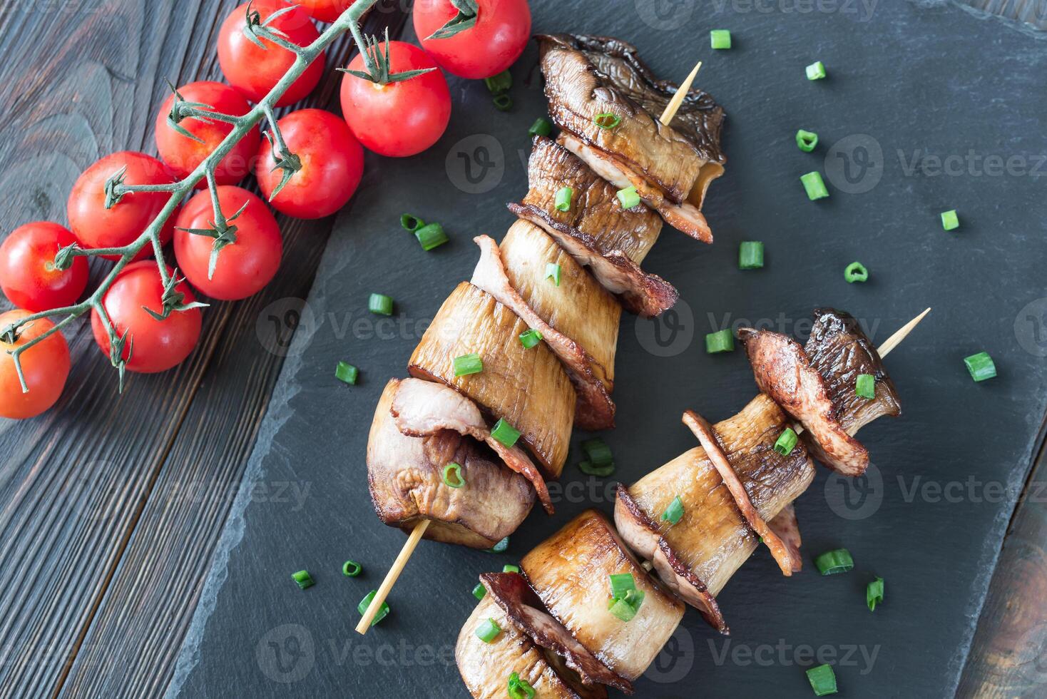 brochetas de setas de cardo foto