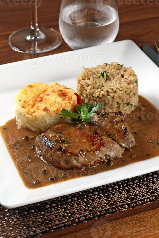 filete au poivre, clásico de francés cocina foto