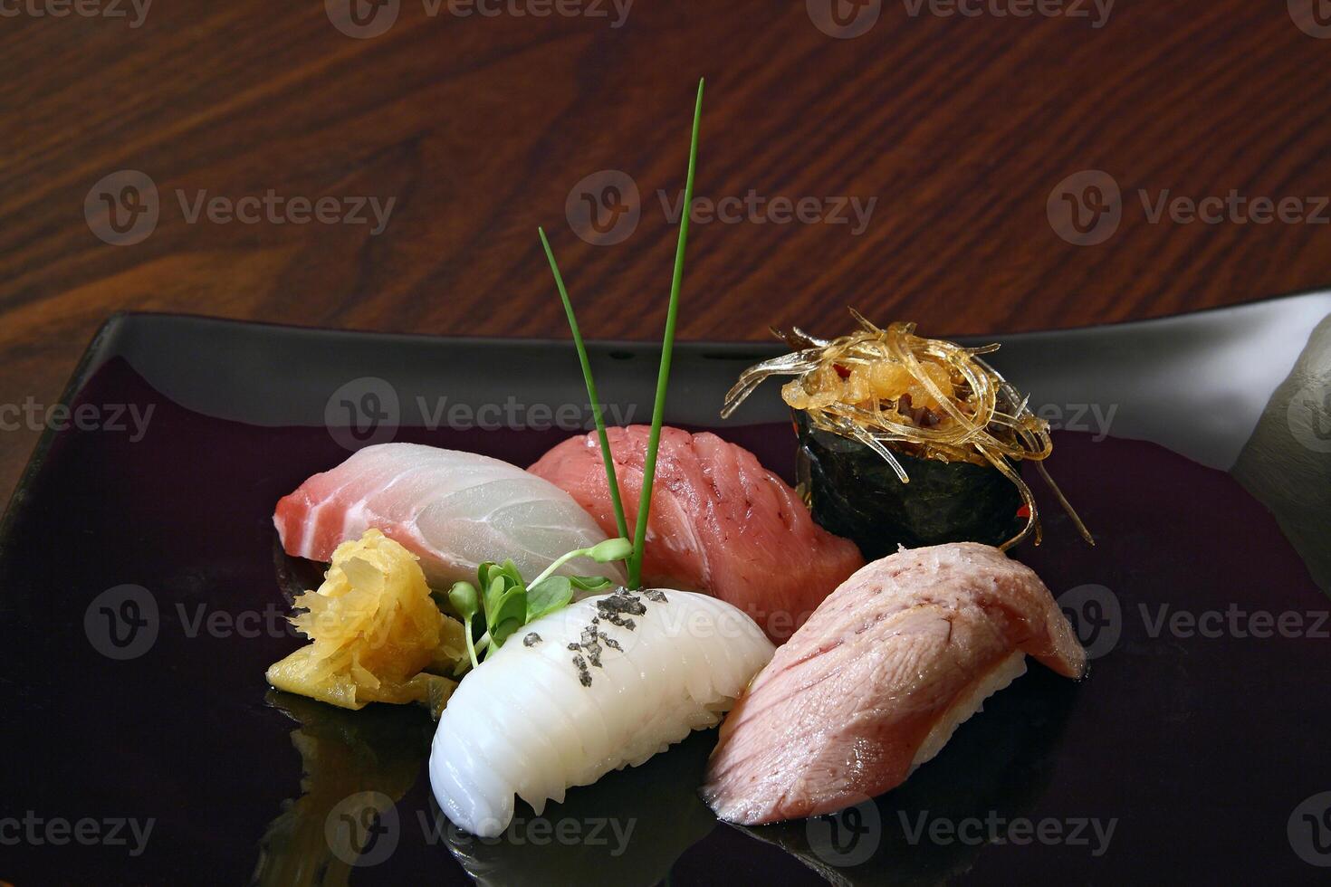 sashimi, clásico dedo comida desde japonés cocina foto