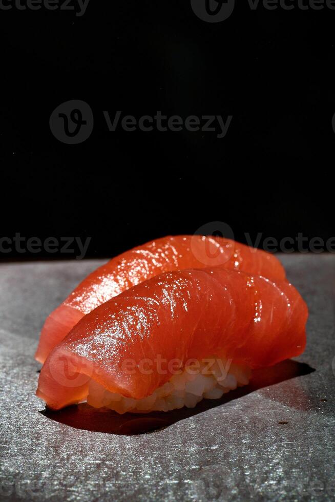 sashimi, clásico japonés pescado bocadillo foto