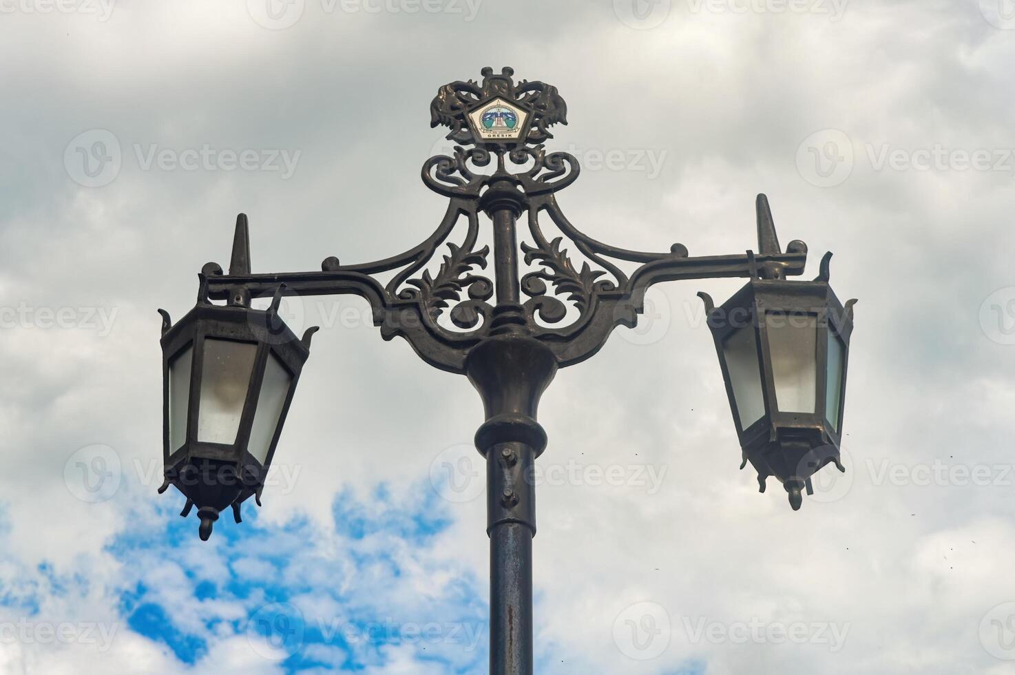 peatonal luces en el formar de retro París linternas foto