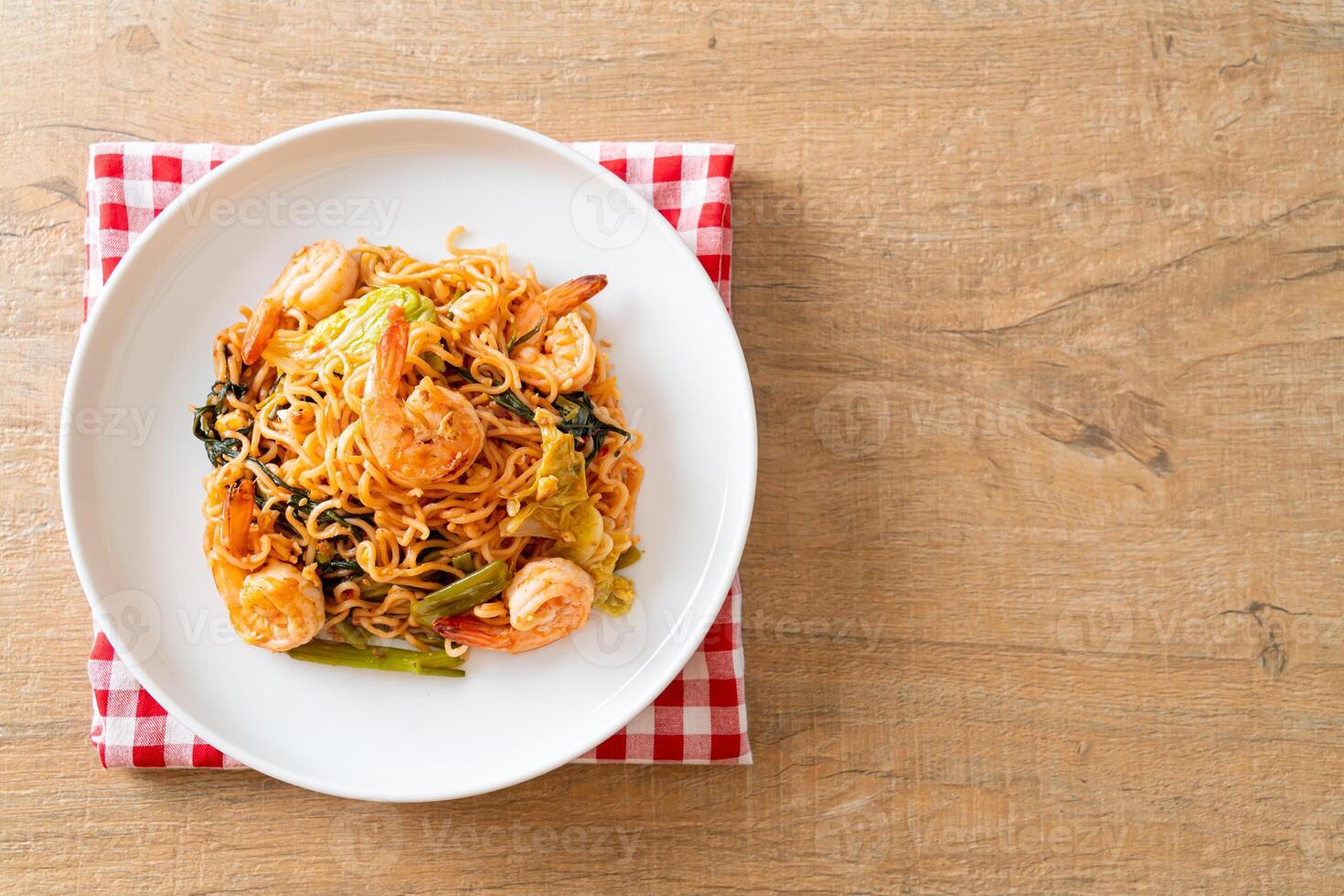 Stir-fried instant noodles sukiyaki with shrimps photo