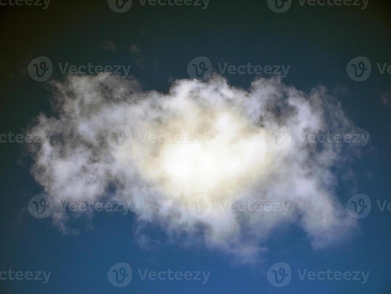 verano nubes en el cielo antecedentes foto