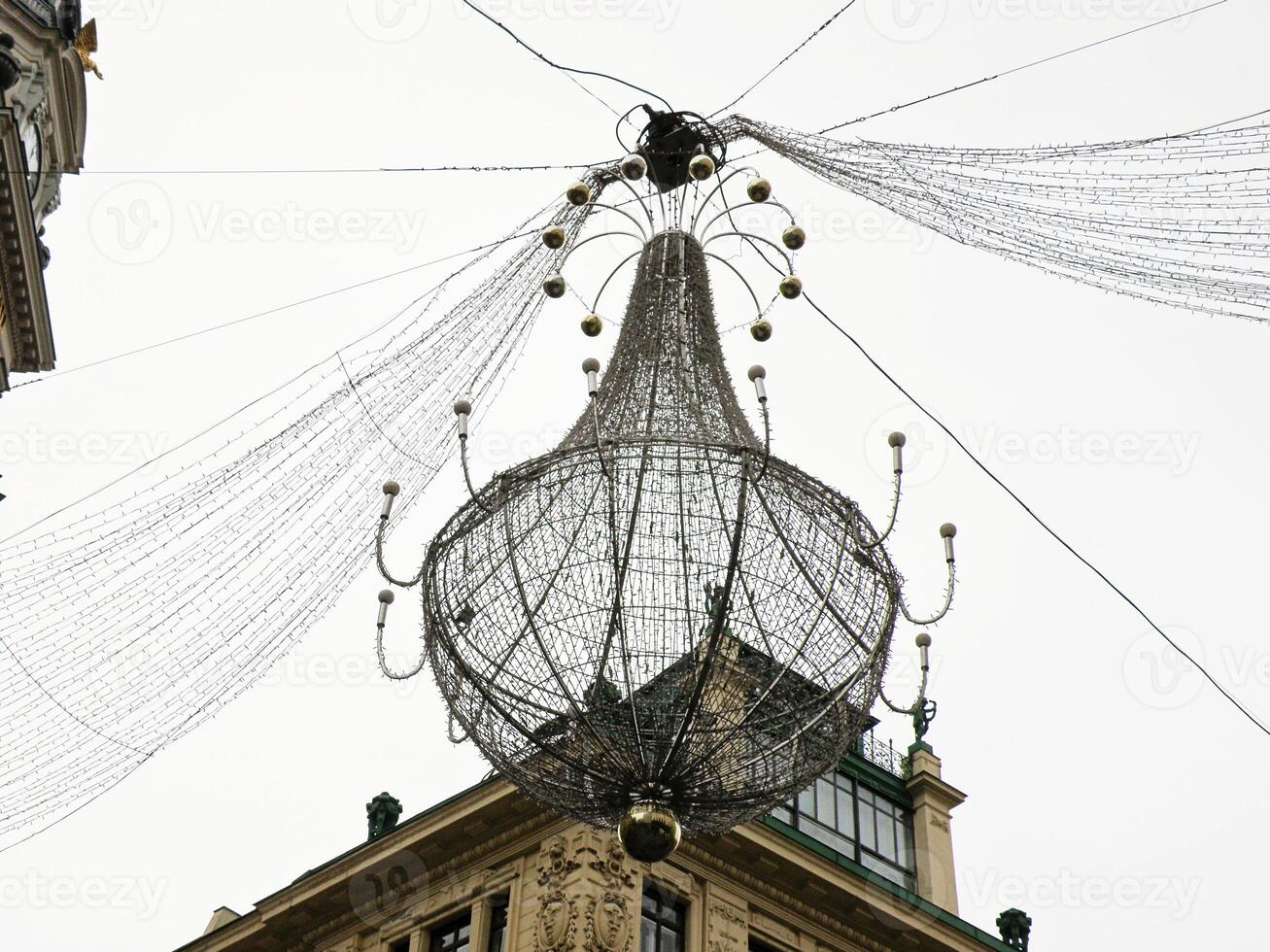 Navidad calle decoración candelabro en Viena, Austria foto